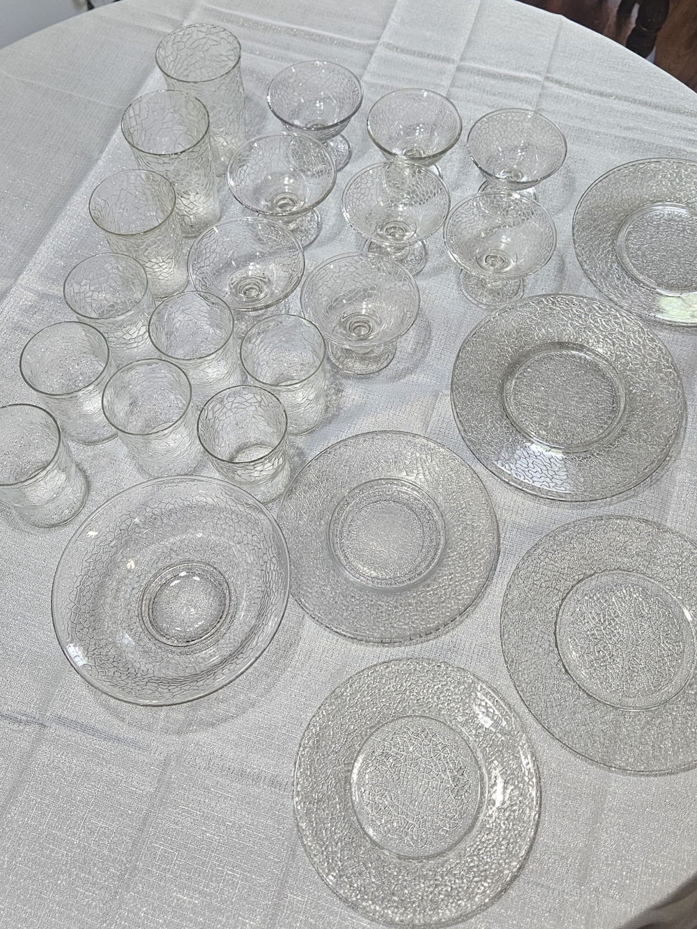 L.E. Smith Cracky 28 Piece Dinnerware Set